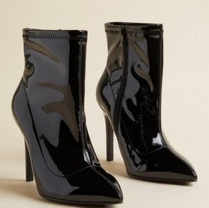 ** BRAND NEW ** Stretch Pointed Toe Heel Bootie (WW) Size 8.5